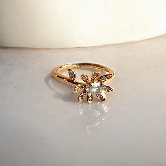 Pretty Bird Daisy Flower Ring - 18K Rose Gold Plated - Size 8 - NWOT - Picture 5 of 7